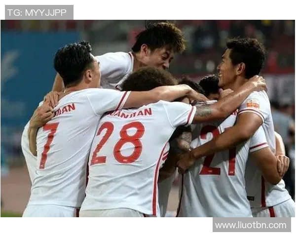 韩国庆南队与山东鲁能队激战正酣谁将赢得这场精彩对决